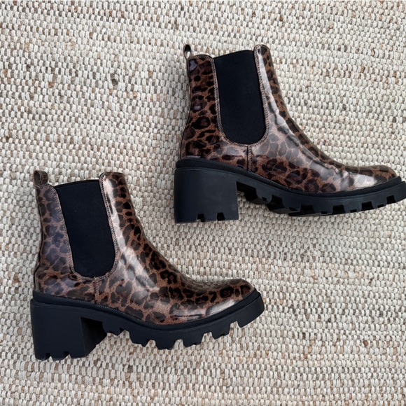 Leopard Print Lug Sole Boots Size 8 – Y2K Platform Grunge Chelsea Style - Picture 1 of 7
